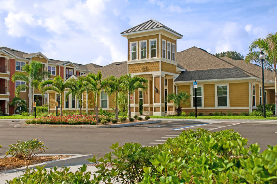 Booker Creek Premier Apartments for Rent in St. Petersburg FL